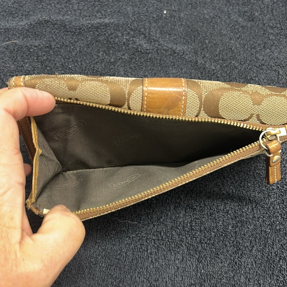 Coach Tan and Brown Signature Wallet - Picture 2 of 5